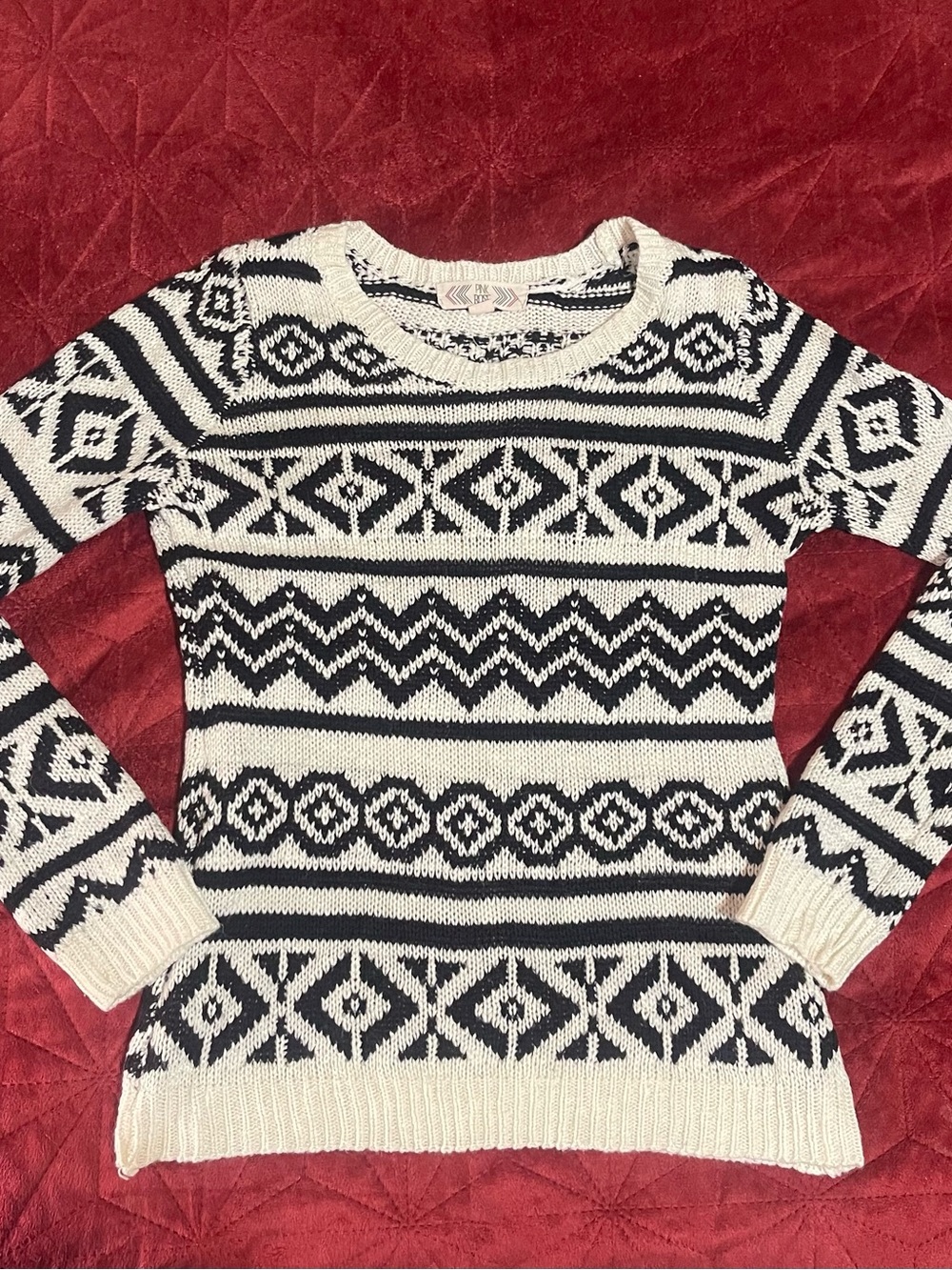 Vintage y2k Pink Rose Tribal Crewneck Knit Sweater